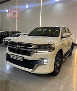 تۆیۆتا لاند کروزەر